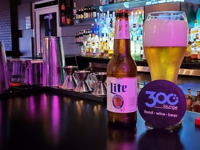 300 Lounge Aguadilla 4