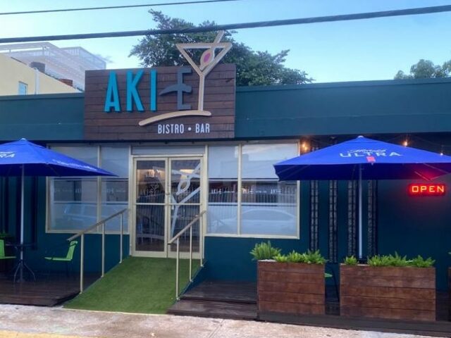 ROMBO Asador Playero Dorado 11 Aki-E Bistro Bar Hato Rey