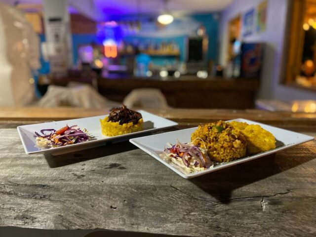 Contra Viento y Marea Restaurant and Beach Bar Pi√±ones 4