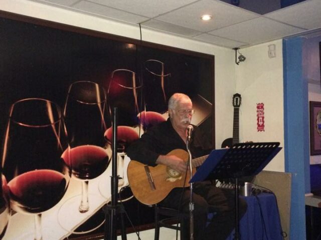 Costa Azul Wine Lounge Isla Verde.3