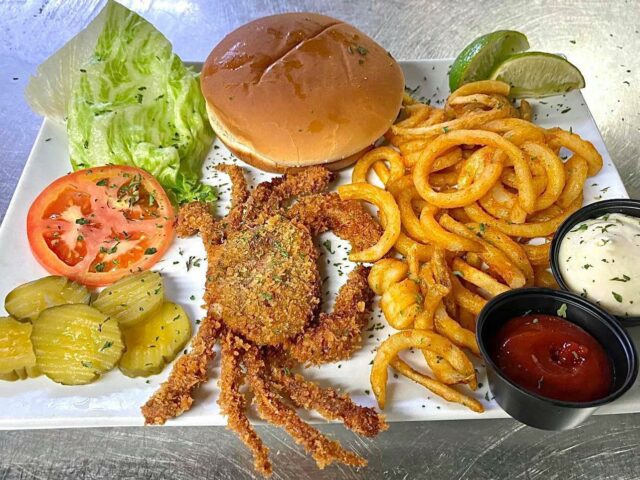 Happy Crab Bar and Restaurant Dorado 6