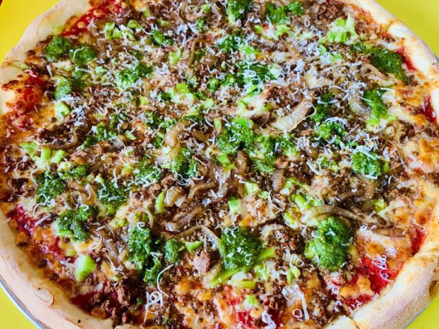 Junior Pizza Playa Jobos Isabela 2