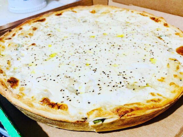 Junior Pizza Playa Jobos Isabela 5