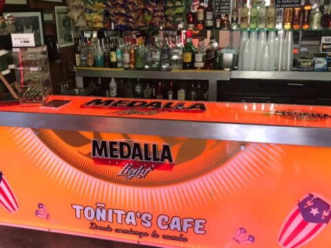 To√±ita's Caf√© la Placita