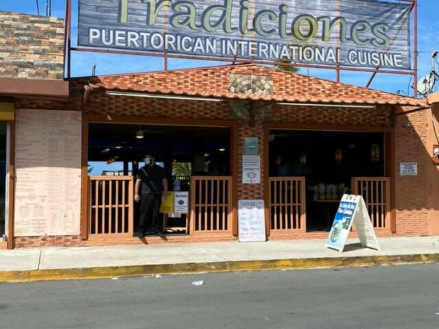 El 25 Grill & Crab House Luquillo 4 Tradiciones Restaurante Luquillo
