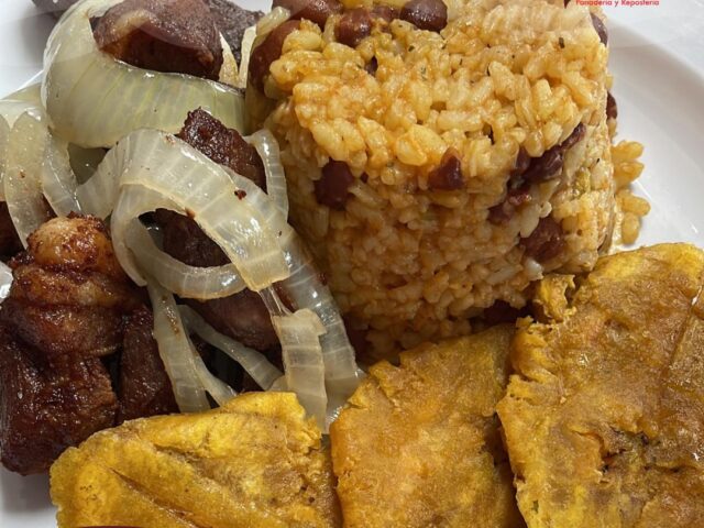 Panaderia y Reposteria La Ruca Cupey.4