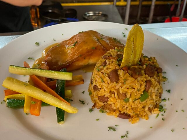 Dunbars Restaurant Guaynabo 3 Dunbars Restaurant Guaynabo.2